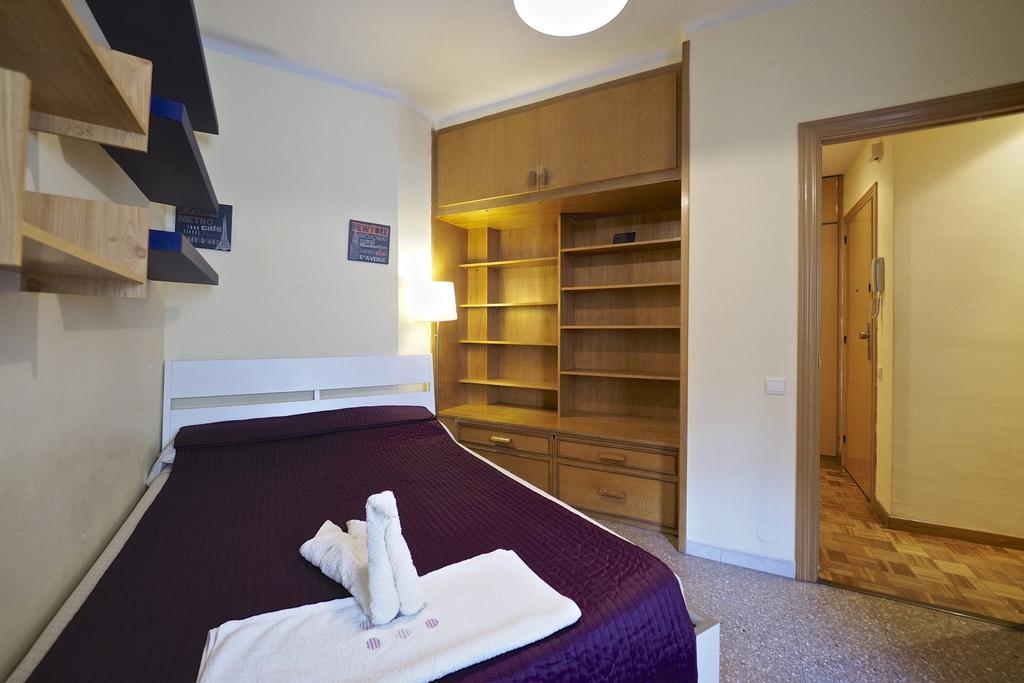 Motorsport Barcelona Hostel Eksteriør bilde